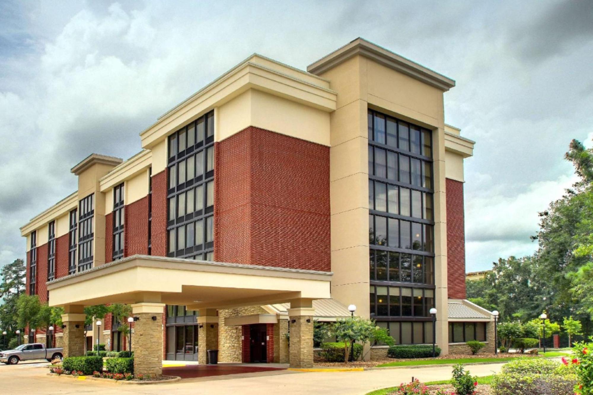 Heritage Inn & Suites The Woodlands, Trademark By Wyndham Extérieur photo