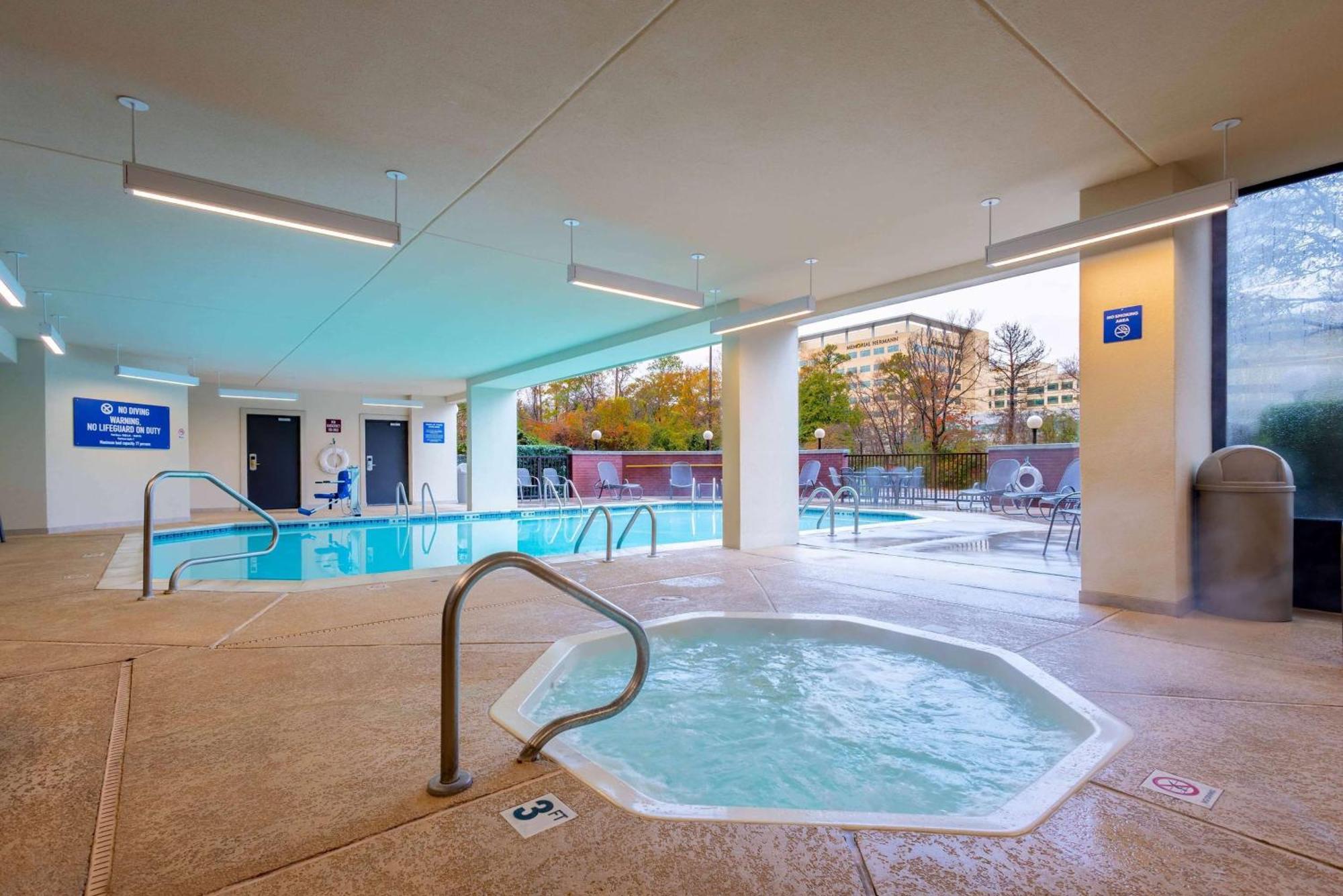 Heritage Inn & Suites The Woodlands, Trademark By Wyndham Extérieur photo