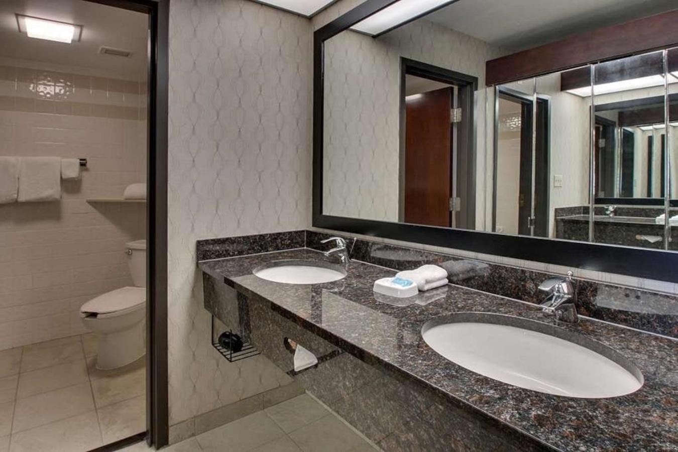 Heritage Inn & Suites The Woodlands, Trademark By Wyndham Extérieur photo
