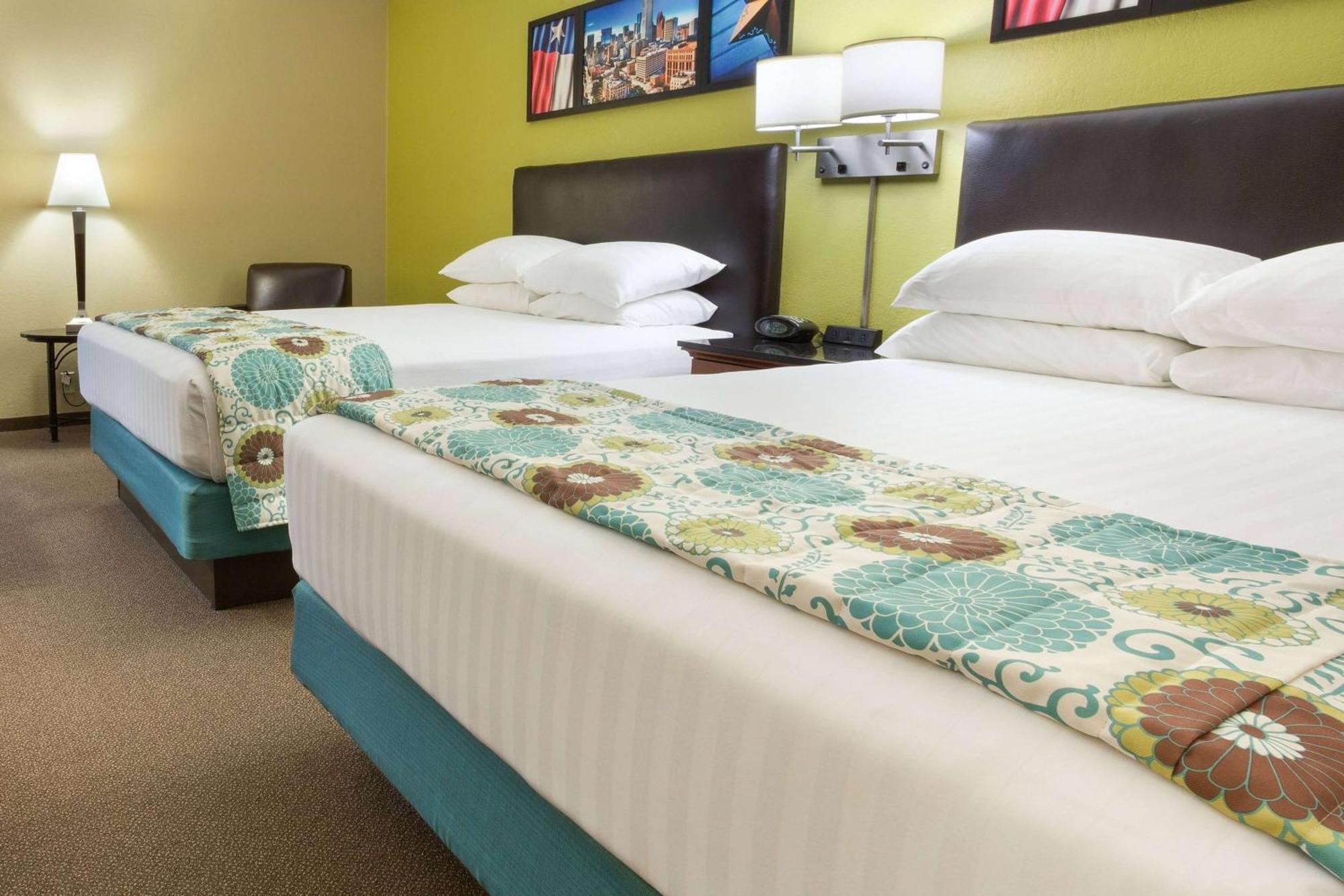 Heritage Inn & Suites The Woodlands, Trademark By Wyndham Extérieur photo